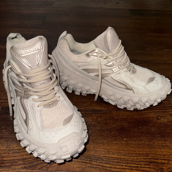 Balenciaga Bouncer Sneaker Size 42 - Picture 3 of 4